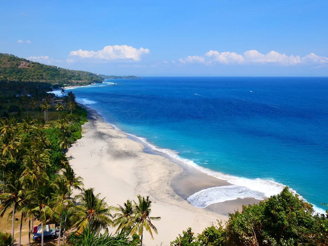 Liburan di Pantai Senggigi? Cobain aktivitas seru ini disana