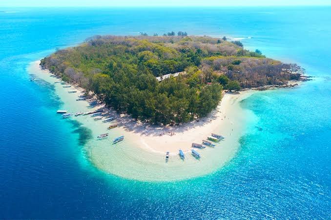 Gili Nanggu dalam Paket C Wisata Lombok 2 Hari 1 Malam